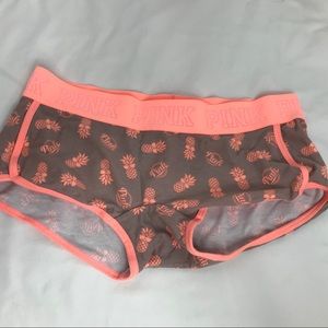 Victoria’s Secret Pink Gray Print Boy Shorts Sz M